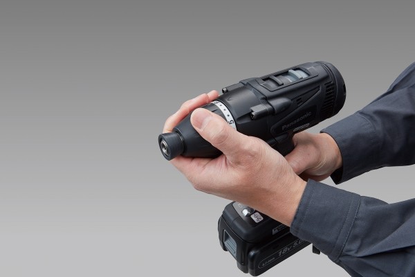 マルチインパクトドライバー EZ75A9PN2G-R(赤)18V3.0Ah電池セット品