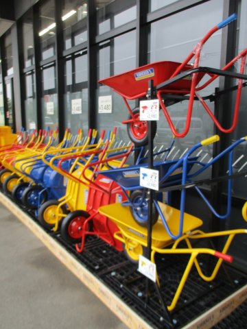 カインズproライン クロッカーズブランドの1輪車展開中 カインズ町田多摩境店 資材館pro 東京都町田市 の商品情報詳細 職人さんドットコム カインズproライン クロッカーズブランドの1輪車展開中 カインズ町田多摩境店 資材館pro 東京都町田市 の商品情報詳細 職人さんドットコム