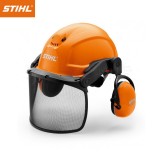 ヘルメットとイヤーディフェンダーセット